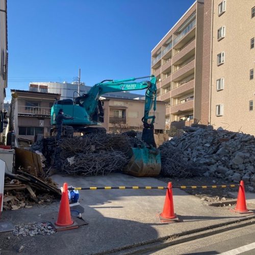 静岡県静岡市　2階建てコンクリート解体工事